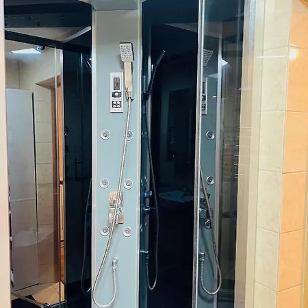 Butas Grazus Butas, Ramioje Kaiminysteje, Netoli Juros Palanga