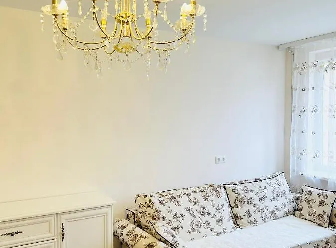 Grazus Butas, Ramioje Kaiminysteje, Netoli Juros Daire Palanga