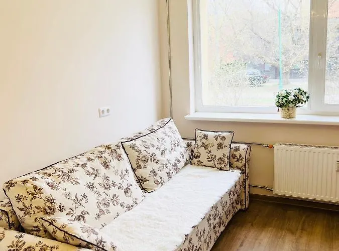 Grazus Butas, Ramioje Kaiminysteje, Netoli Juros Daire